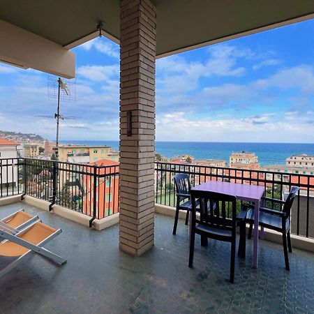 Ampio Appartamento Con Vista Varraze Exterior foto